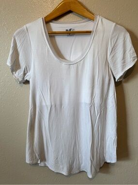 Shebird white tee